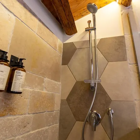 Palazzo Vittoria 4* بيشيلي